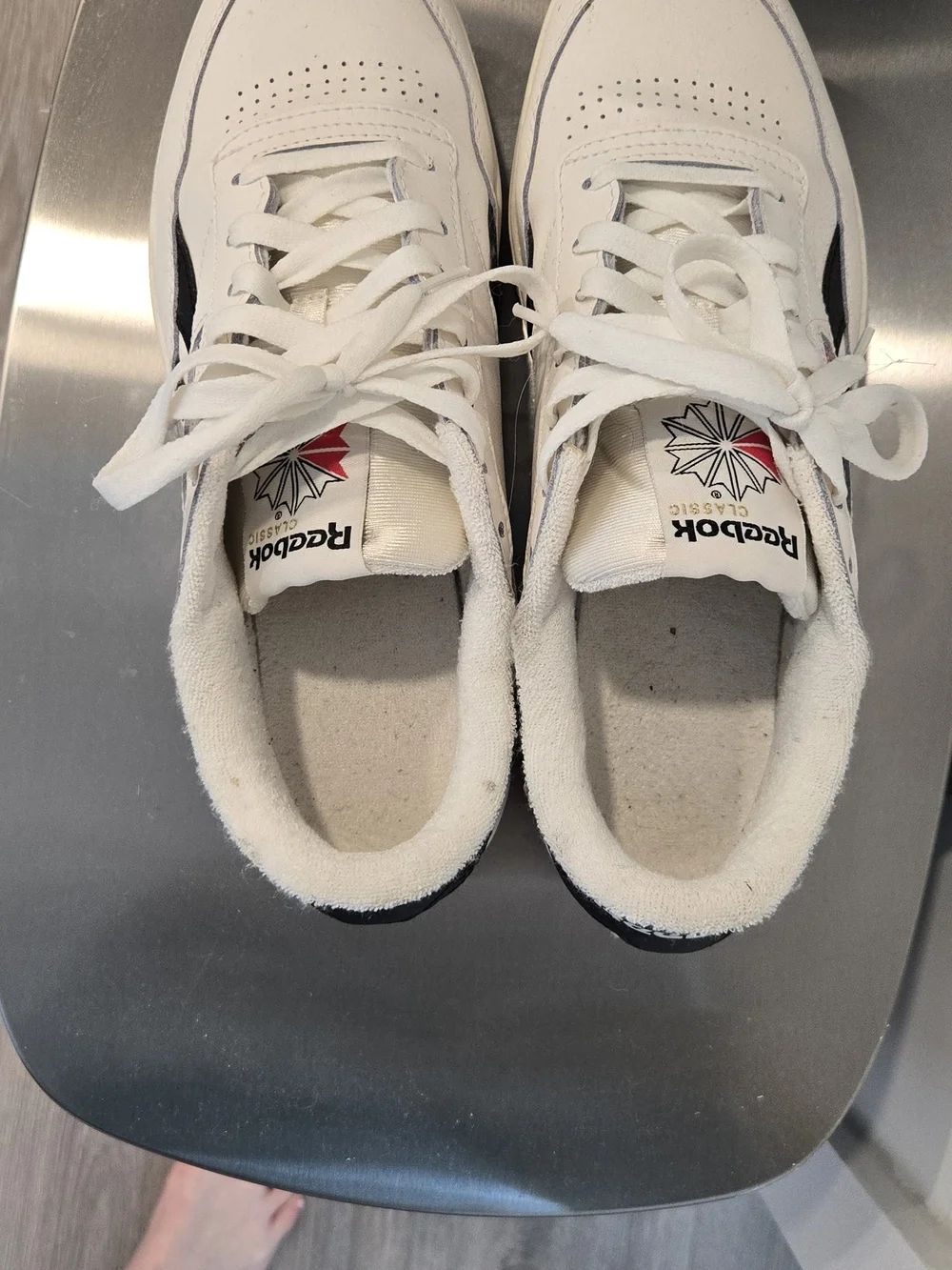 Reebok White Sneakers with Black Accents - Picture 4 of 6